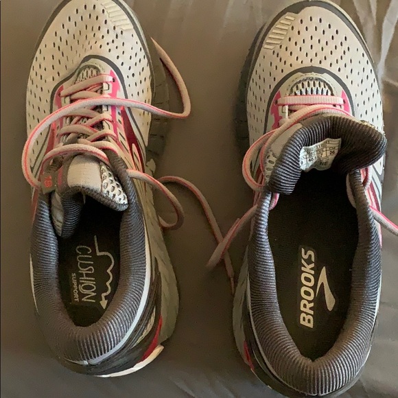 Brooks Ariel 18, barely worn - Picture 2 of 6